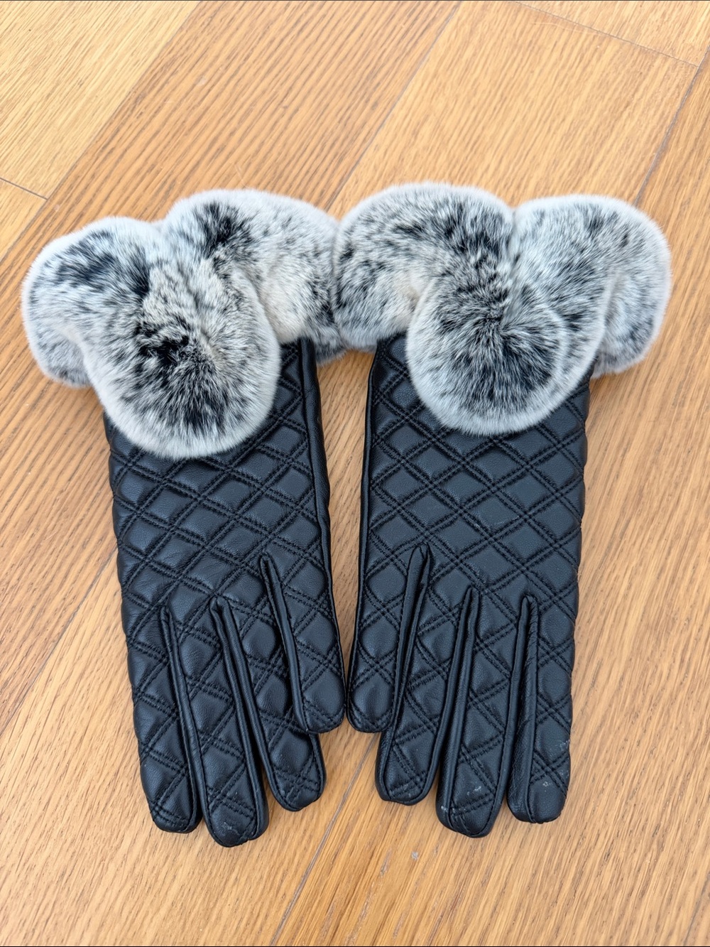 UGG Rabbit Fur Gloves - Picture 2 of 7